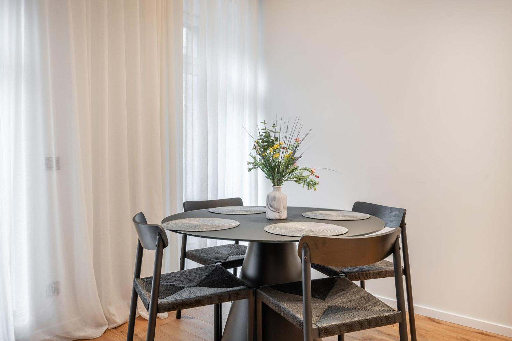 Apartment Newly Furnished Town Hall By Reside Baltic *