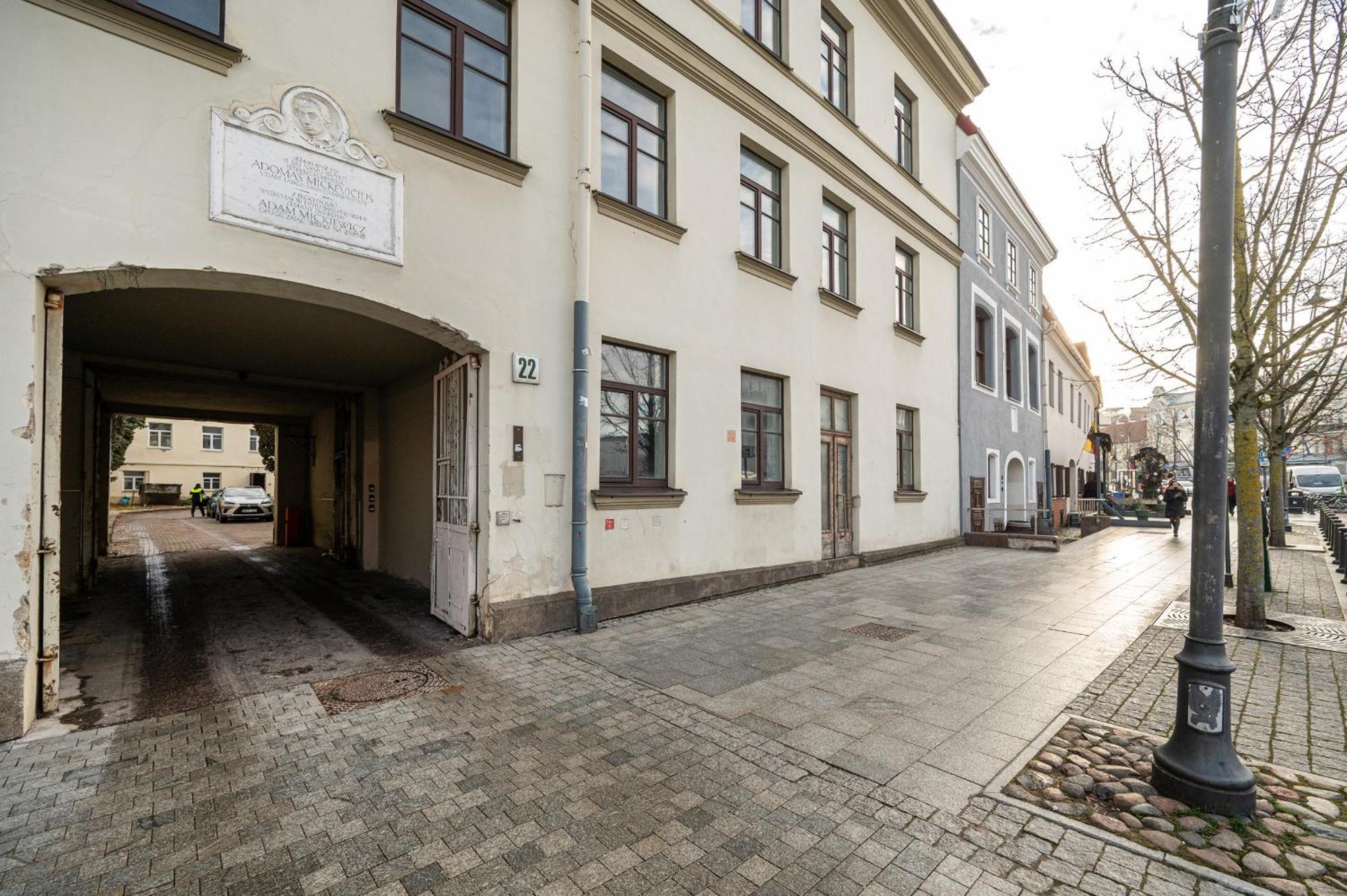 Huoneisto Newly Furnished Town Hall By Reside Baltic *